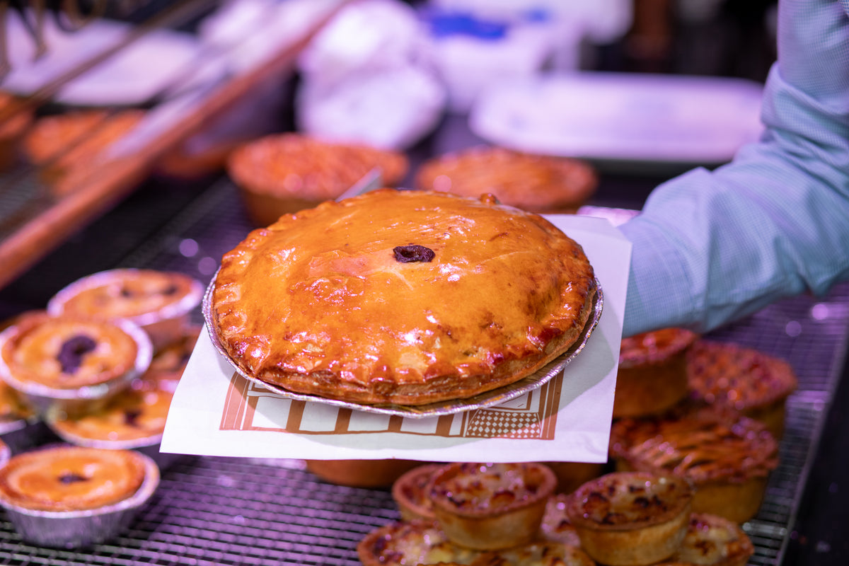 extra-large-steak-pie-appleton-s-butchers
